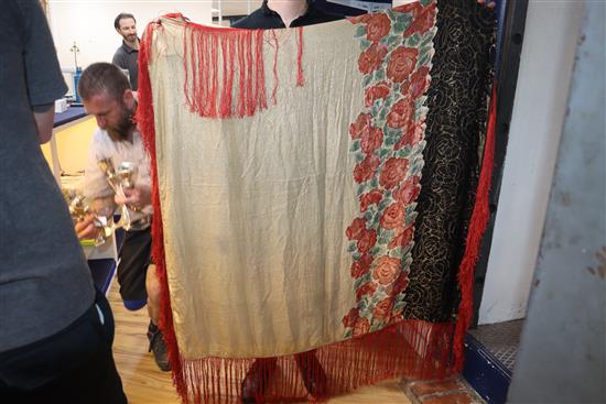 A 1920s-30s lame silk shawl